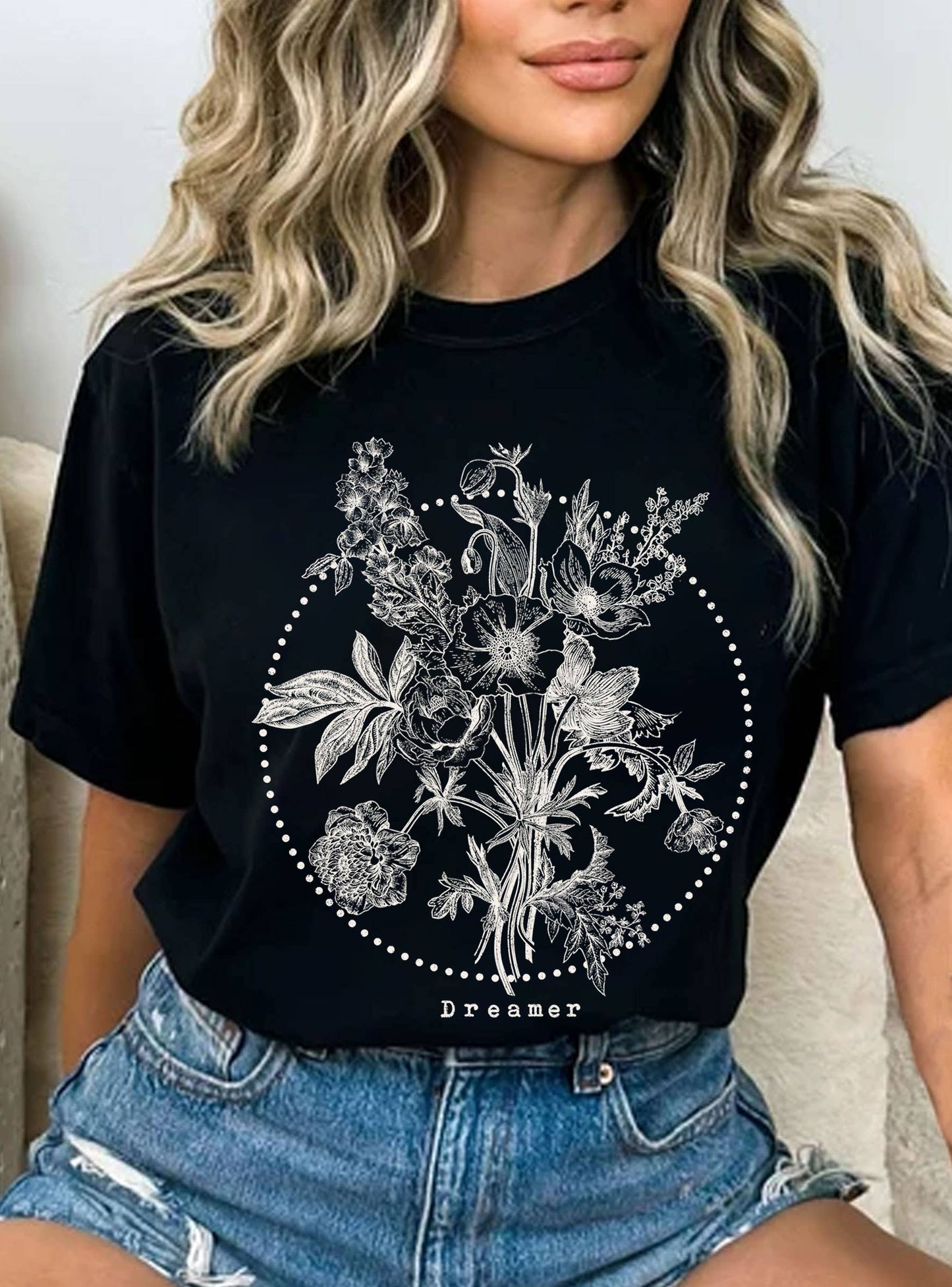 Rustee Clothing - DREAMER FLOWER GRAPHIC TSHIRTS: Black