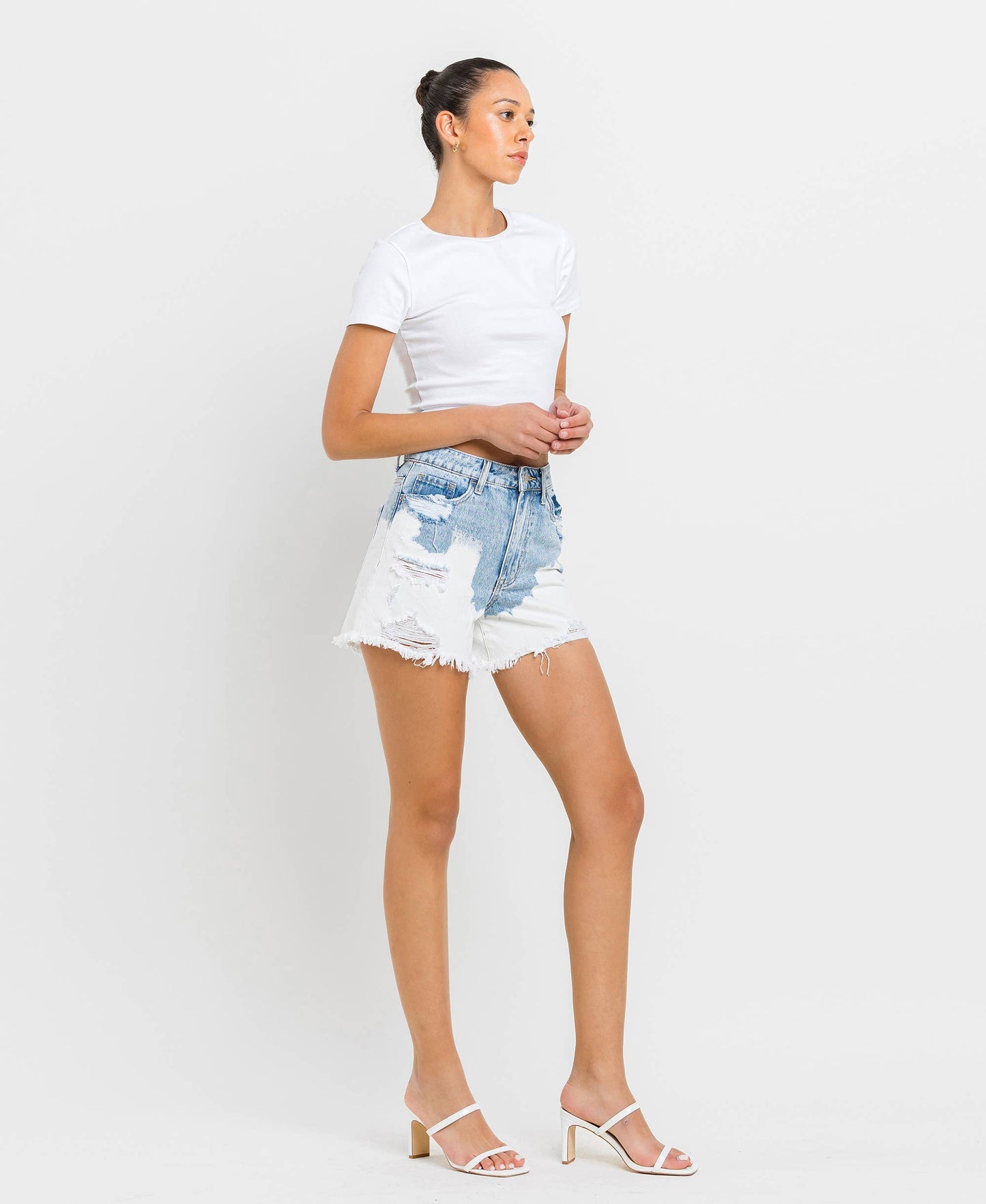 SUPER HIGH RISE DISTRESSED MOM SHORTS V2765