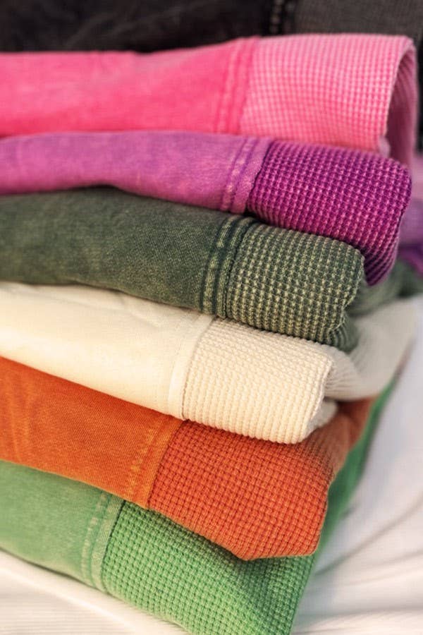 fabric detail of Ivory Mineral Wash Thermo Sweatshirt - French terry with long sleeves and thermo contrast details