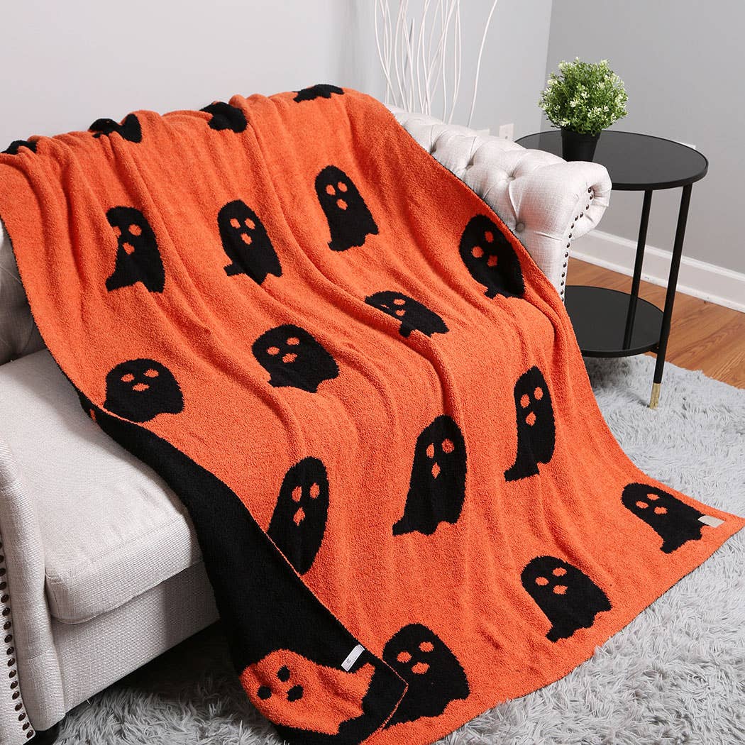 Fashion City - Ghost Patterned Throw Blanket: FUCHSIA / ONE SIZE