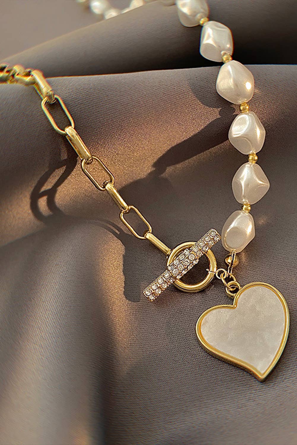 Heart Pendant Rhinestone Decor Pearl Chain Necklace: Gold