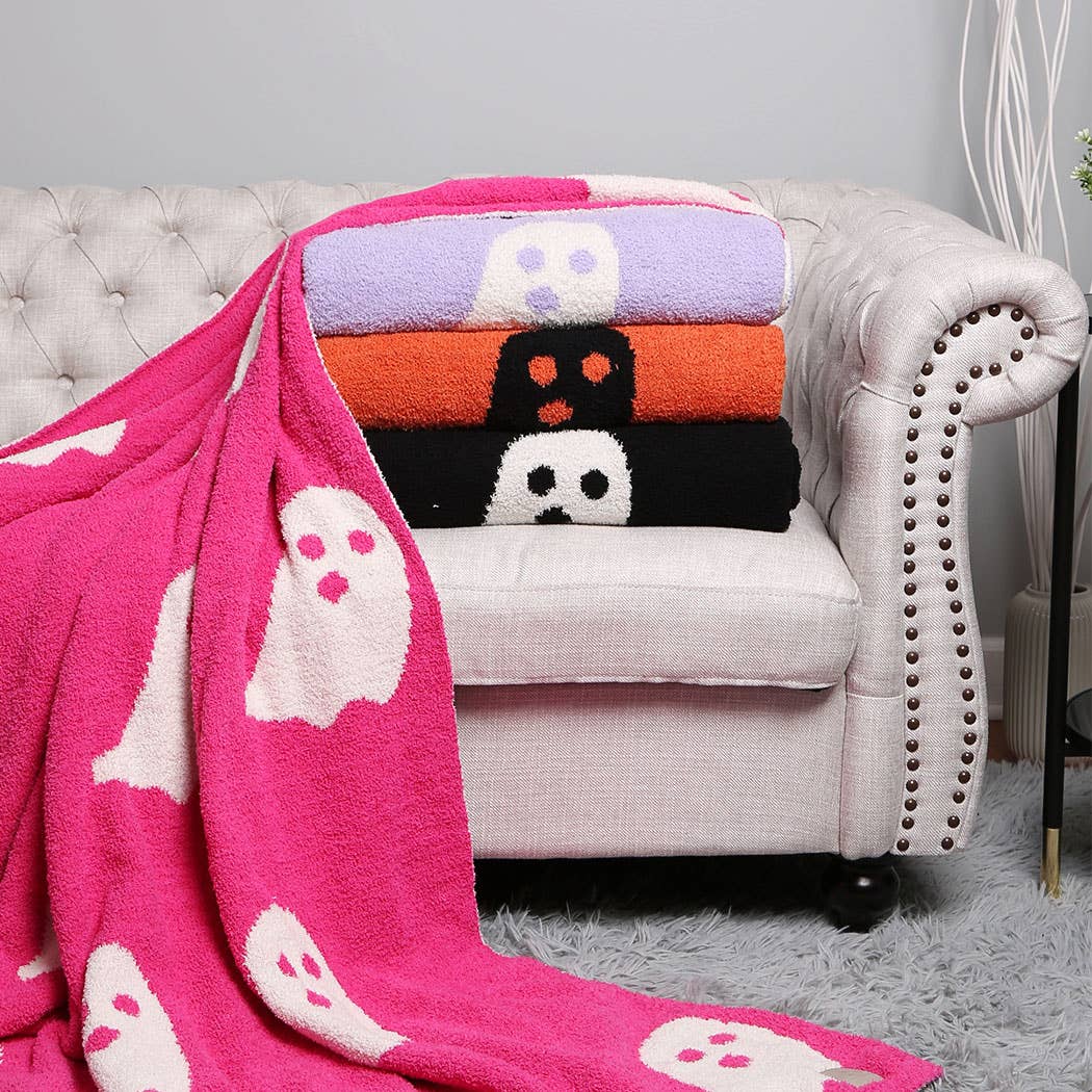 Fashion City - Ghost Patterned Throw Blanket: FUCHSIA / ONE SIZE