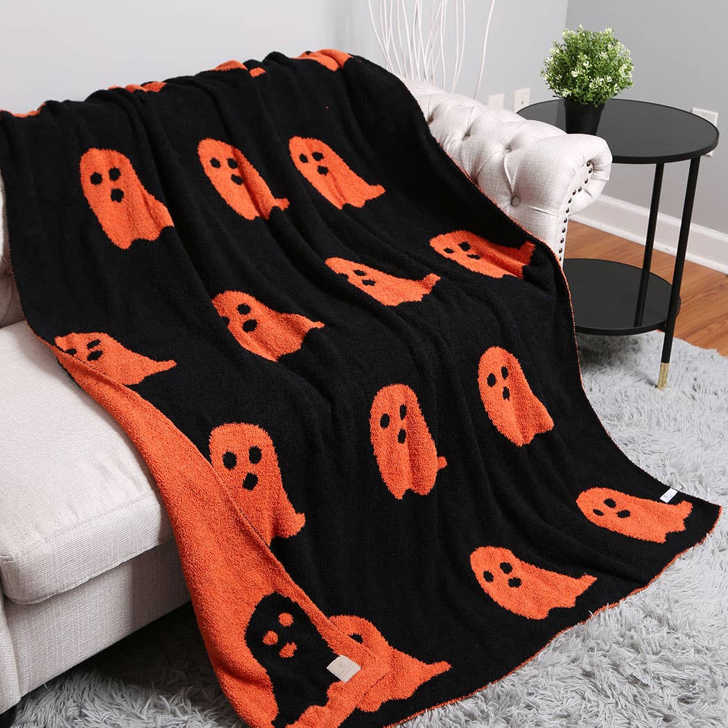 Fashion City - Ghost Patterned Throw Blanket: FUCHSIA / ONE SIZE