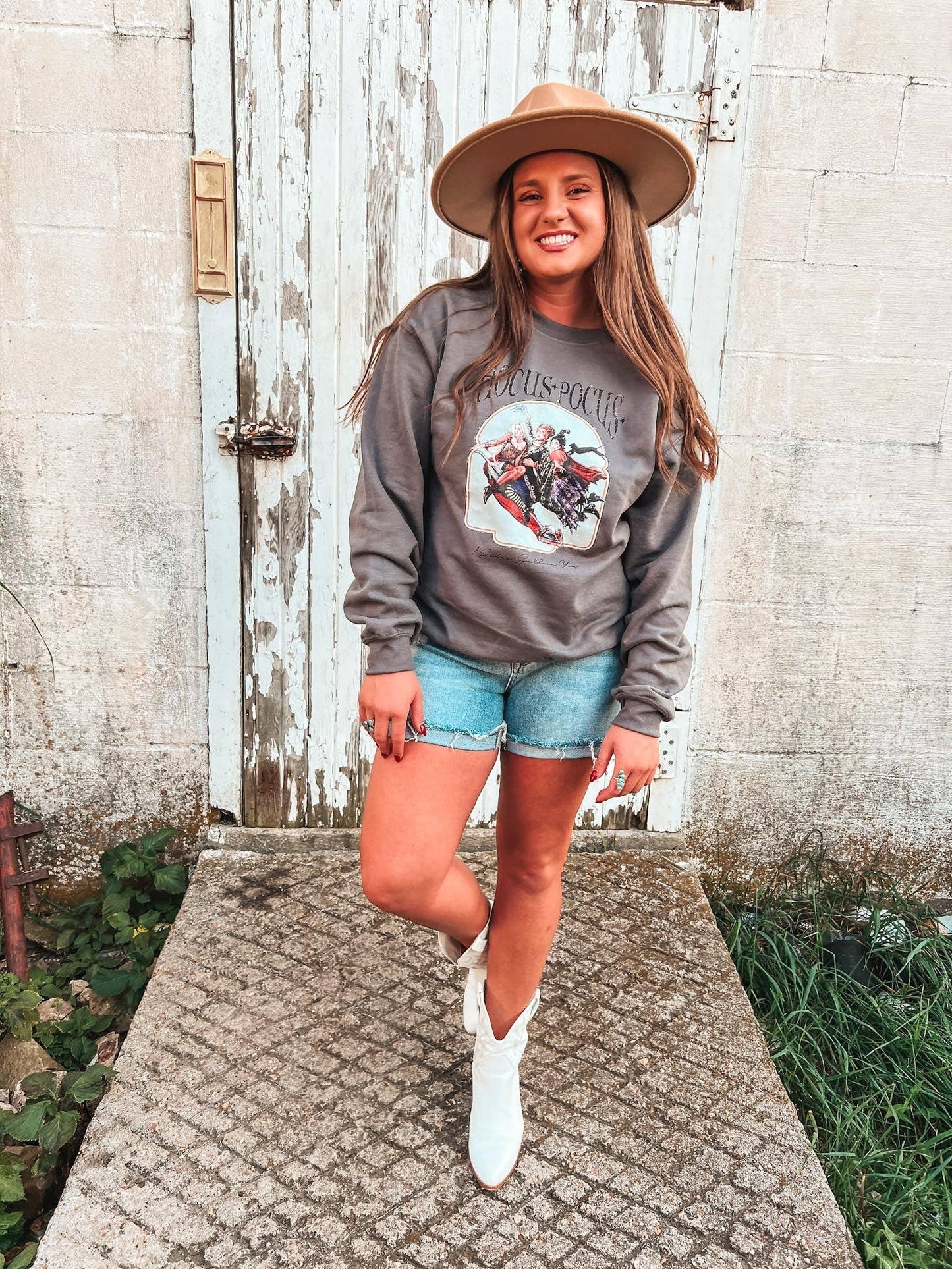 HOCUS POCUS SWEATSHIRT: