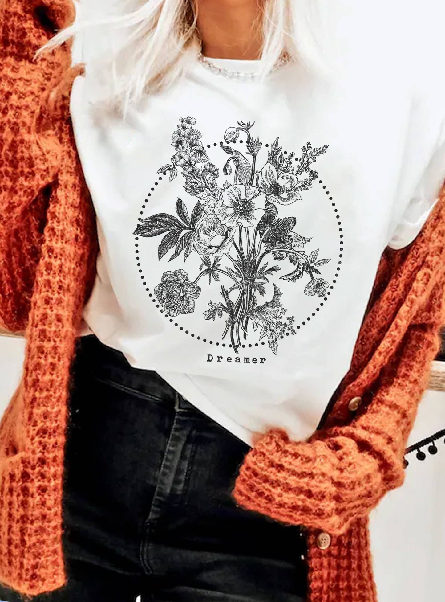 Rustee Clothing - DREAMER FLOWER GRAPHIC TSHIRTS: Black
