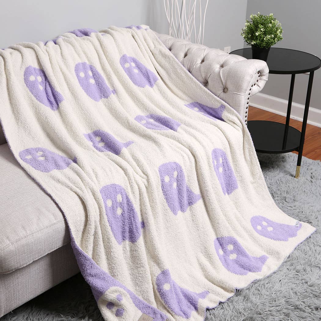 Fashion City - Ghost Patterned Throw Blanket: FUCHSIA / ONE SIZE