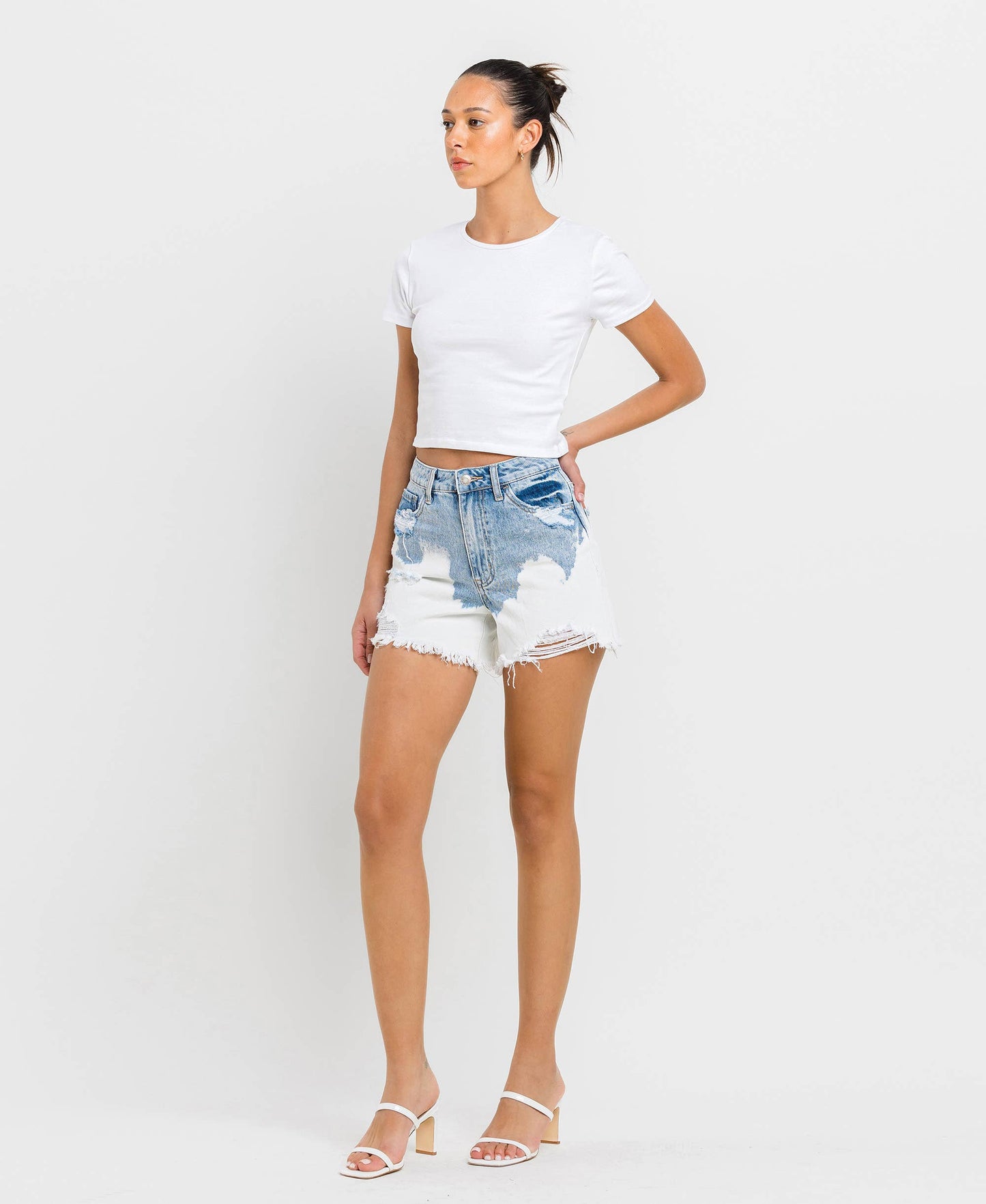 SUPER HIGH RISE DISTRESSED MOM SHORTS V2765