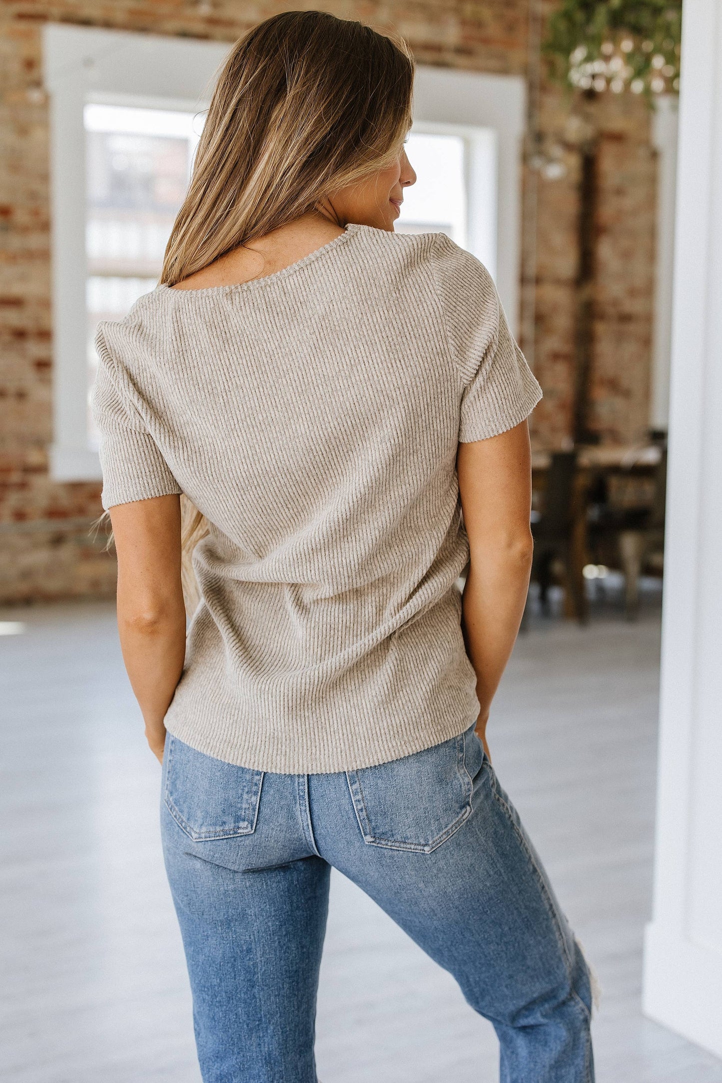 Liam & Company - Olson Button Ribbed Tee | S-XL: Pale Khaki / M
