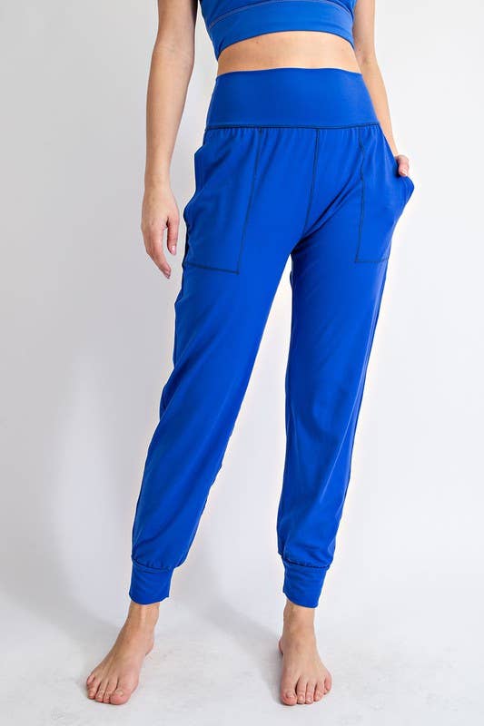 Butter Soft Solid Jogger with Pockets, made from ultra-soft yoga fabric, featuring a high waist, full length, and practical pockets for added convenience.