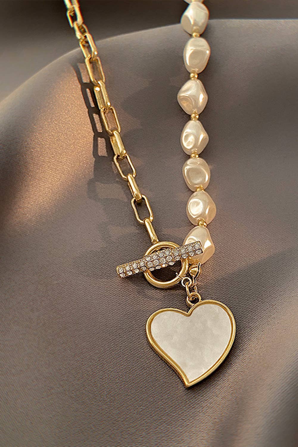 Heart Pendant Rhinestone Decor Pearl Chain Necklace: Gold