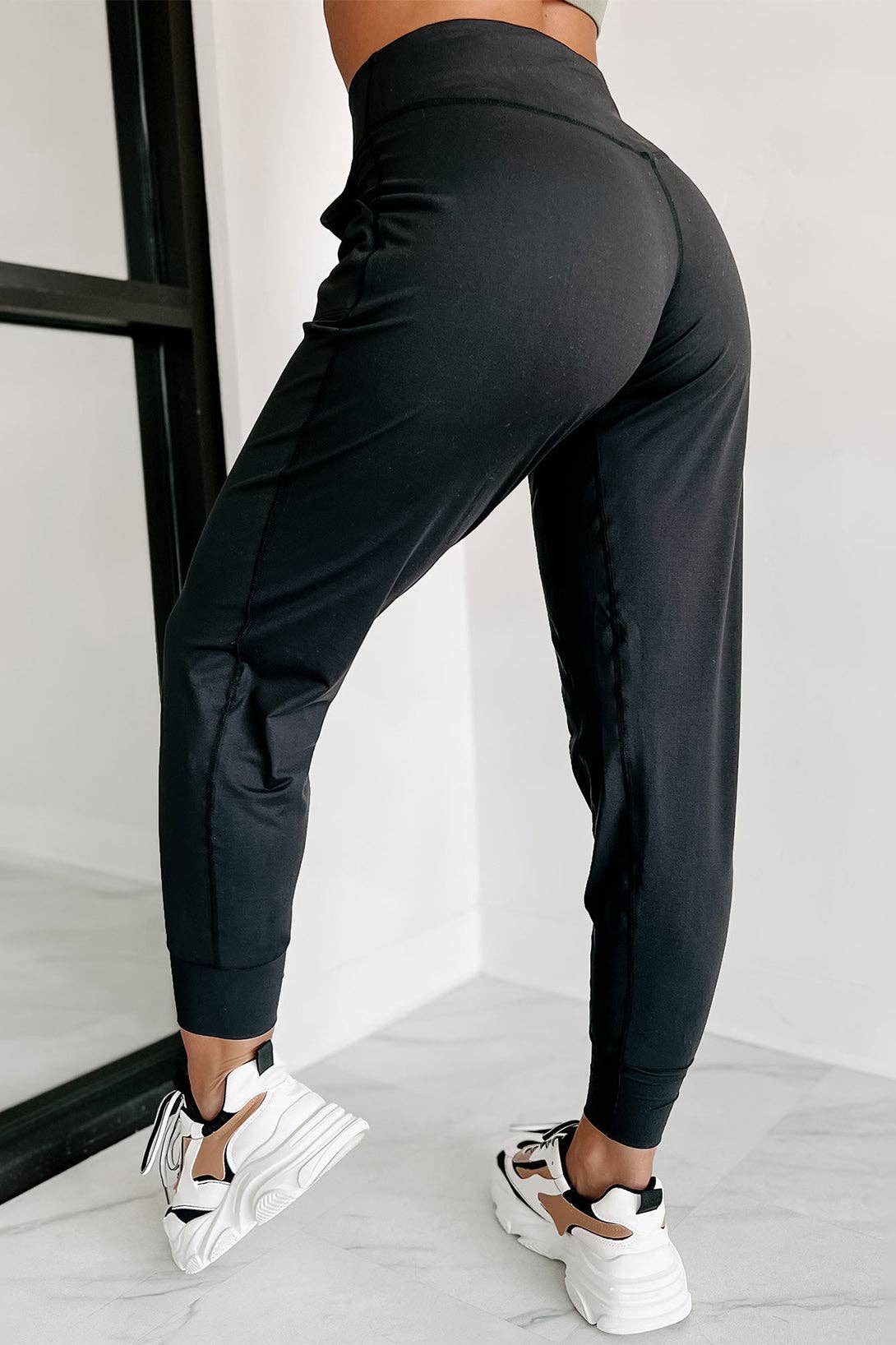 FULL TIME PURCHASE - Exposed Seam High Waist Pocketed Joggers: Black / L