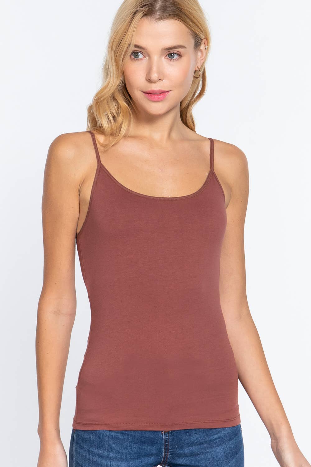 Basic Adjustable Spaghetti Strap Cropped Cami With Self Bra: BLACK