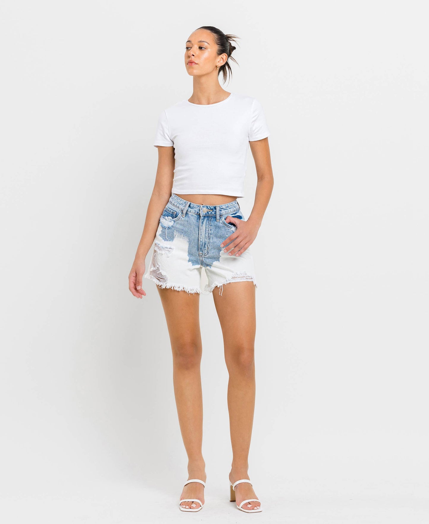 SUPER HIGH RISE DISTRESSED MOM SHORTS V2765