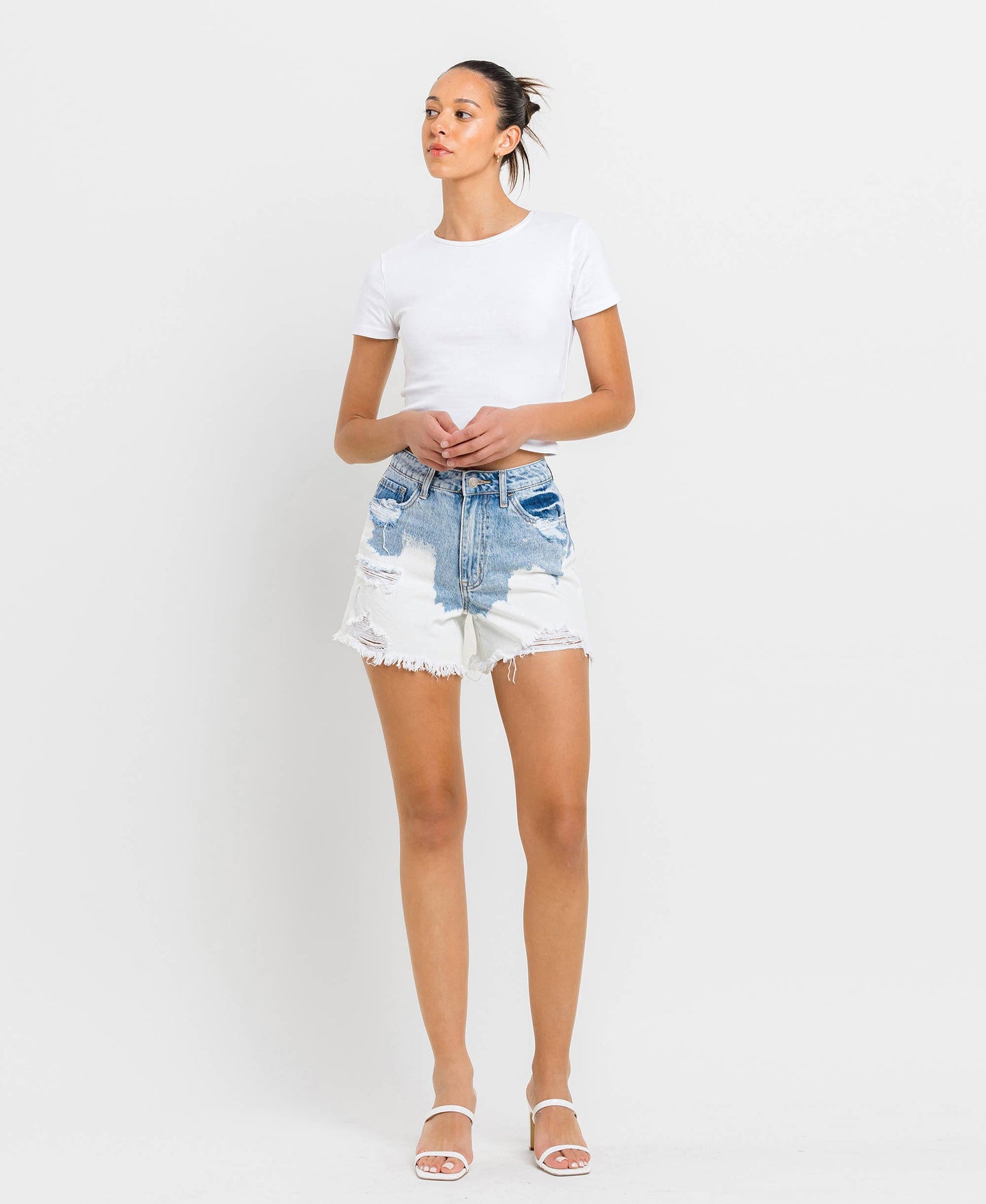SUPER HIGH RISE DISTRESSED MOM SHORTS V2765