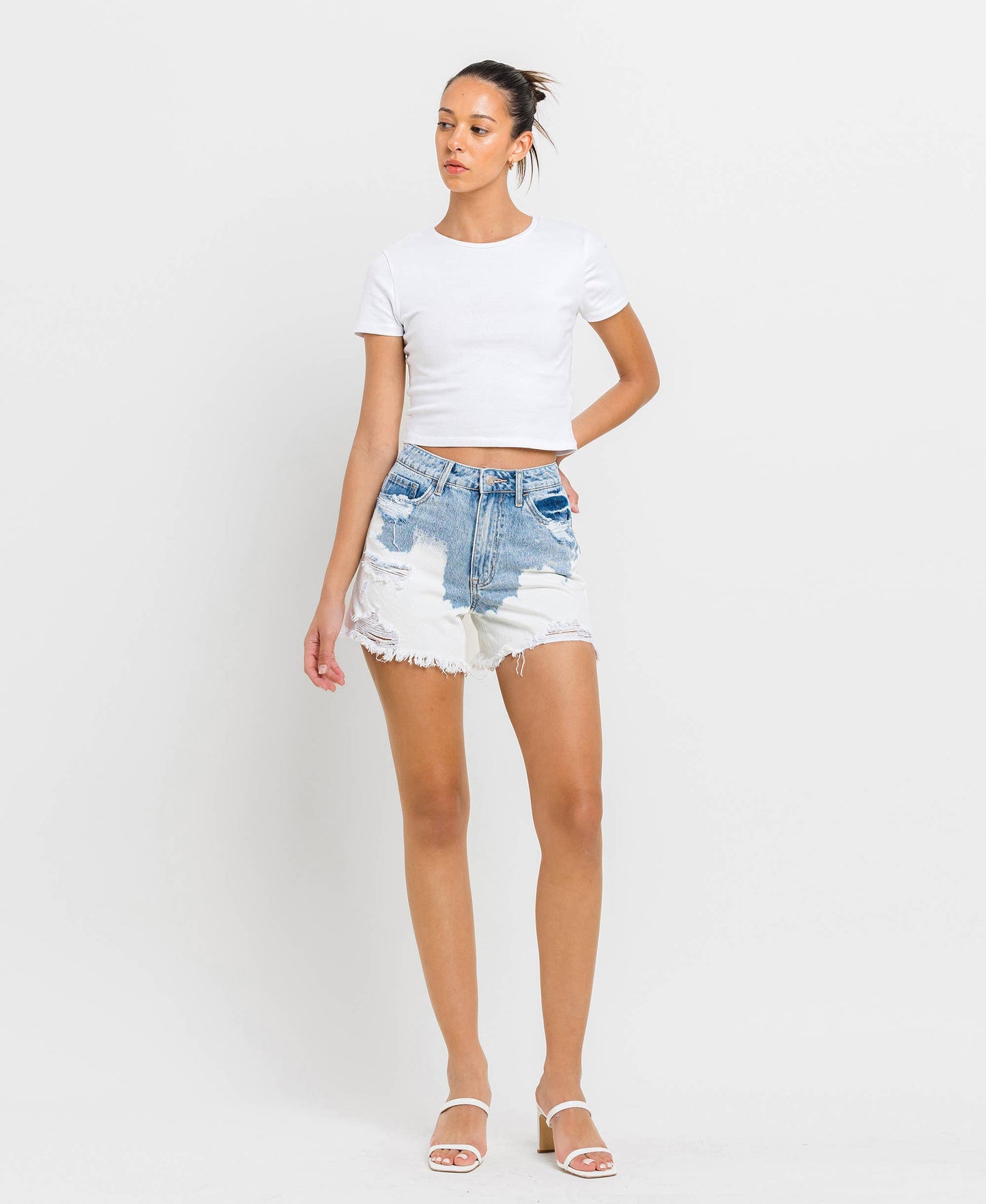 SUPER HIGH RISE DISTRESSED MOM SHORTS V2765